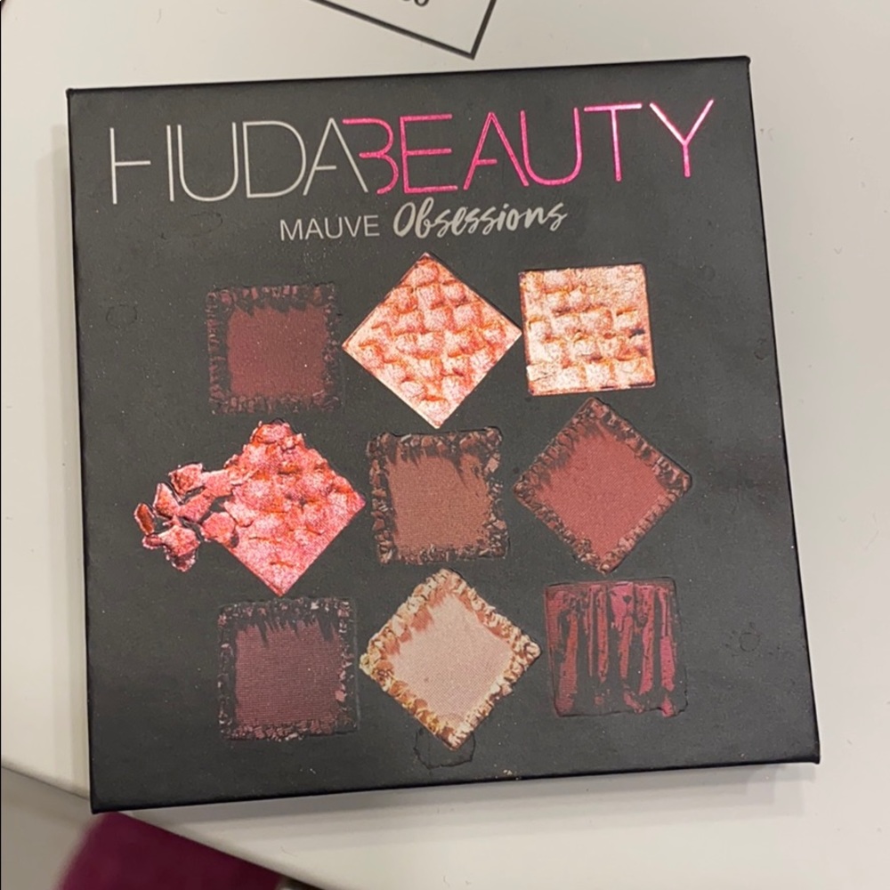 Huda beauty palette